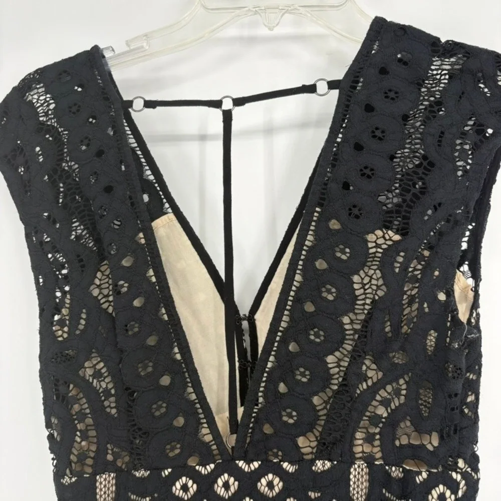 Free People Black Boho‎ Lace V-Neck Mini Dress Strappy Back Nude Lining Size 0